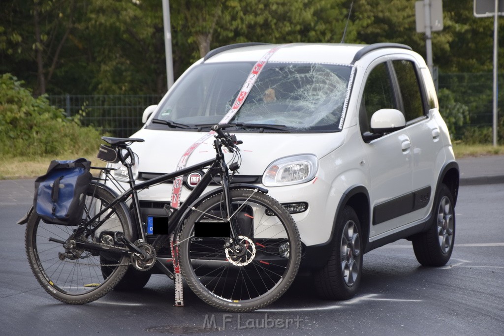 VU PKW Rad Koeln Porz Gremberghoven Alter Deutzer Postweg Josef Lindner Weg P23.JPG - Miklos Laubert